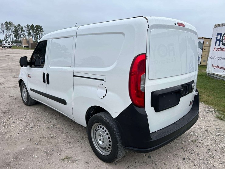 2018-ram-promaster-city-image-4