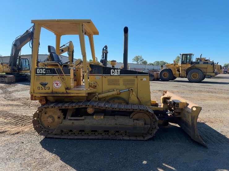 1996-caterpillar-d3c-xl-image-6
