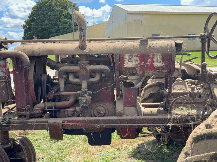 farmall-f-20-image-36