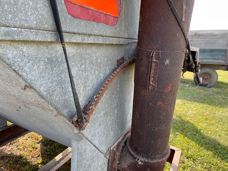 algoma-mixer-wagon-image-11