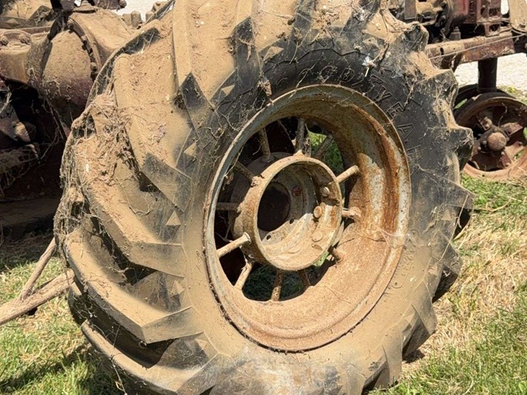 farmall-f-20-image-27