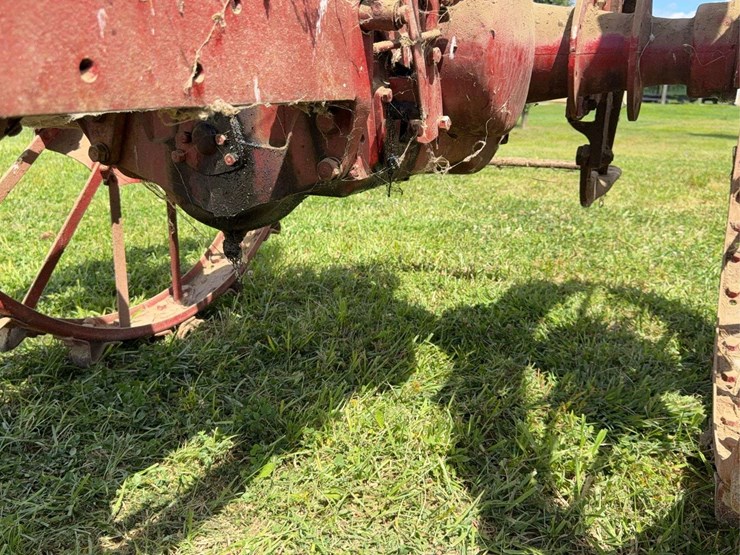 farmall-f-12-image-31
