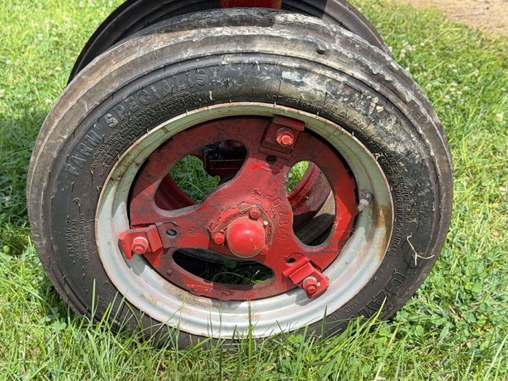 farmall-b-image-15