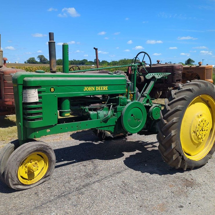 JOHN DEERE B