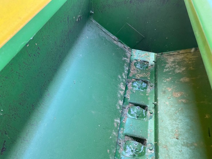 john-deere-8300-image-34