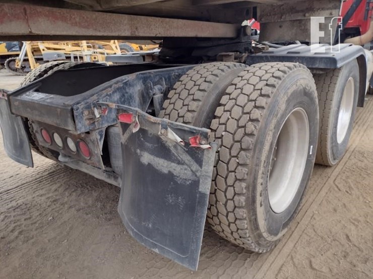 2012-mack-pinnacle-cxu613-image-27