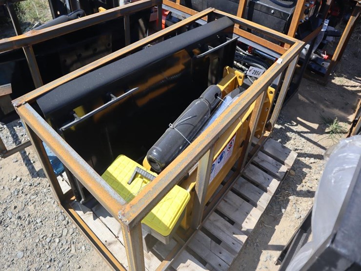 agt-skid-steer-breaker-image-1