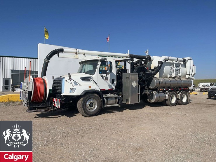 2018-freightliner-114sd-image-1