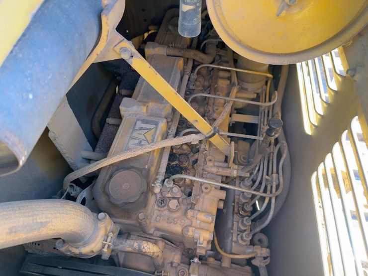 1996-caterpillar-d3c-xl-image-28