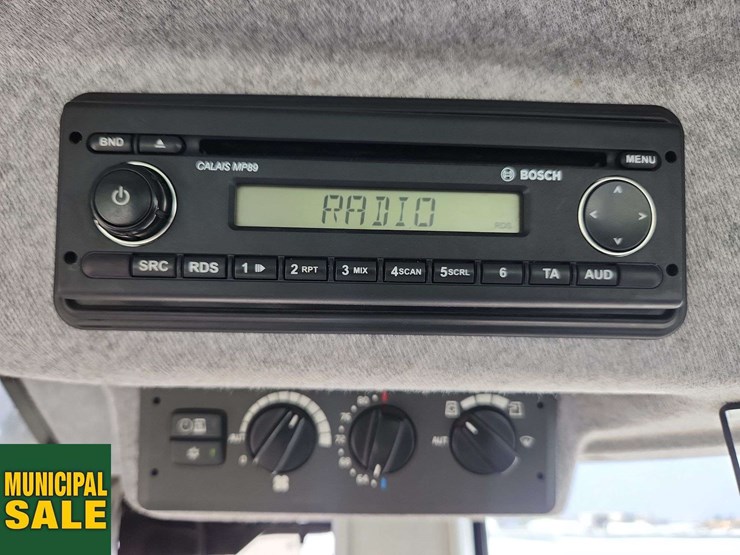 2015-volvo-l90g-image-15