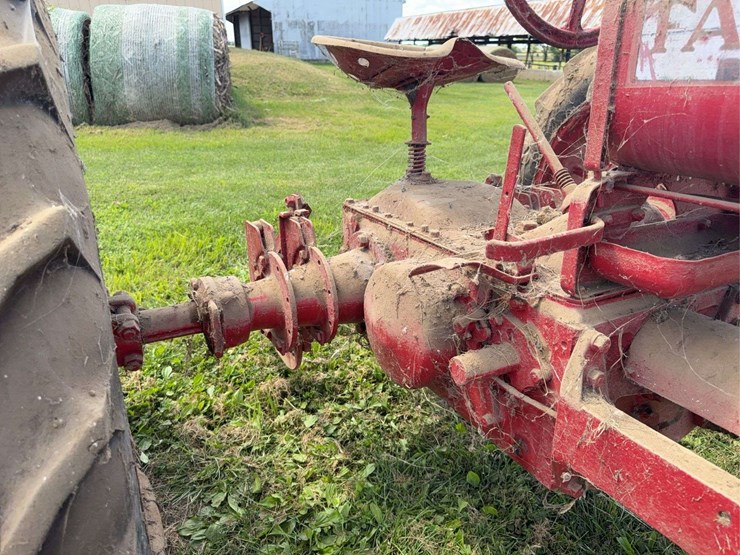 farmall-f-12-image-30