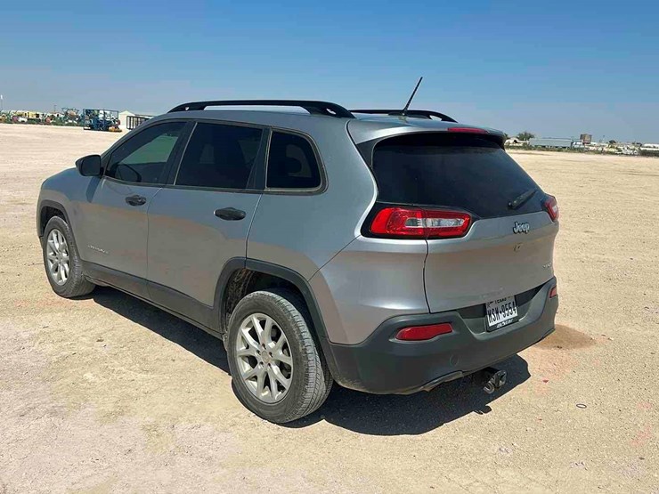 2017-jeep-cherokee-image-5