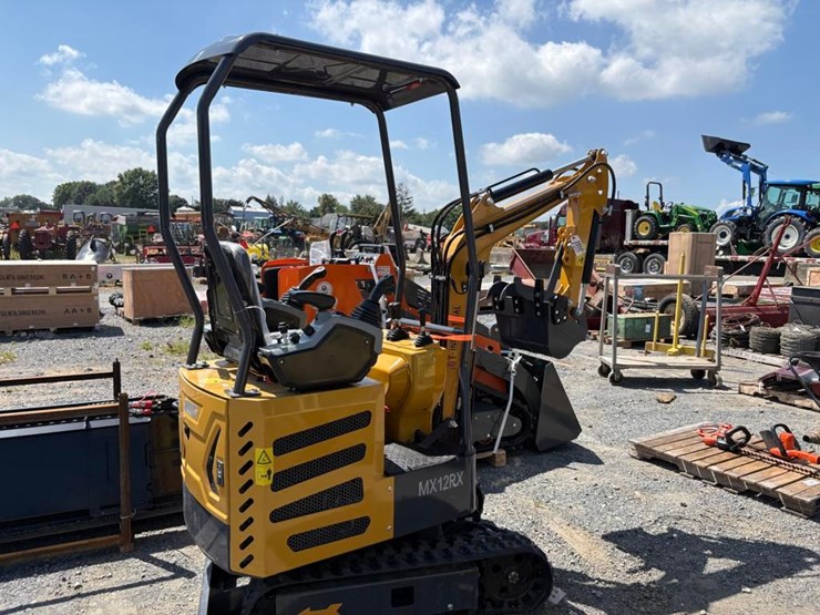 mx12rx-excavator-image-2