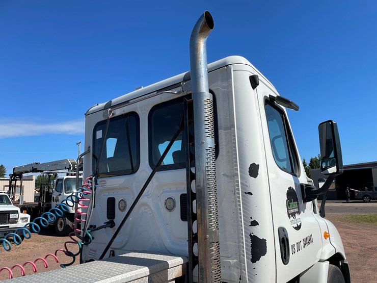 #2750-•-2014-freightliner-cascadia-single-axle-day-cab-truck-(has-wi-title)-(title-in-delay)-(ashland,-wi)-image-25