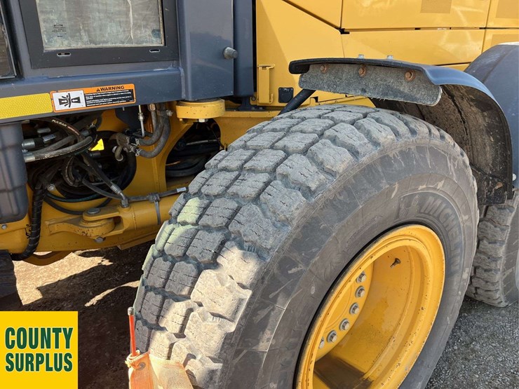 2019-deere-872gp-image-17