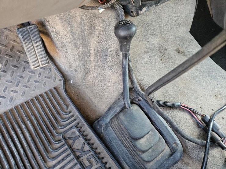 2001-ford-350-image-39