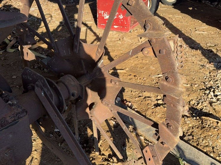 farmall-f-12-image-21