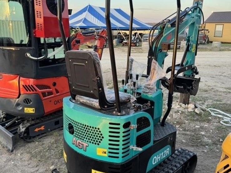 agt,-qh12r-mini-excavator,-gas-engine,-fixed-image-5