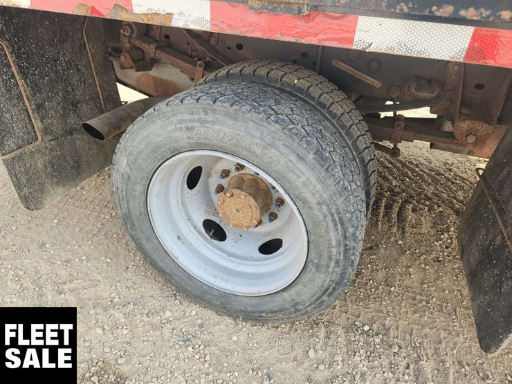 2013-ford-f550-image-25
