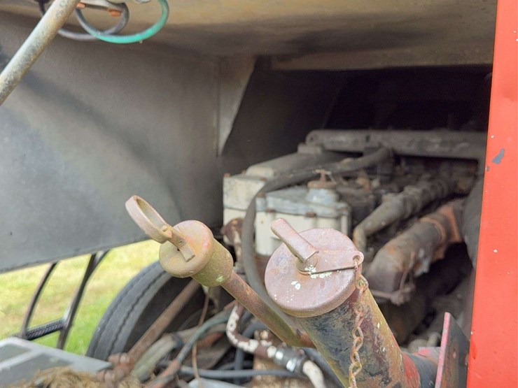 diamond-reo-cabover-image-32
