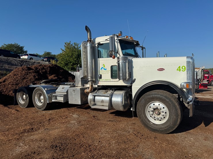2013-peterbilt-389k-image-4