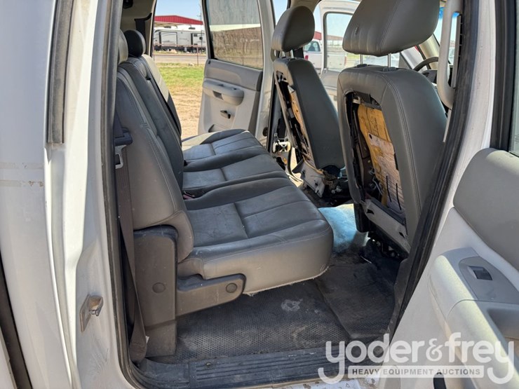 2010-chevrolet-silverado-1500-image-28