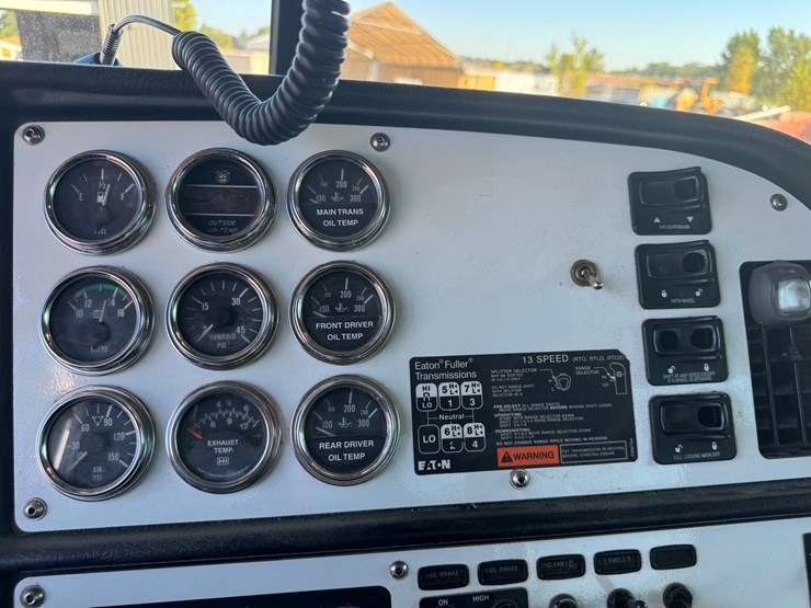 1999-peterbilt-378-image-41