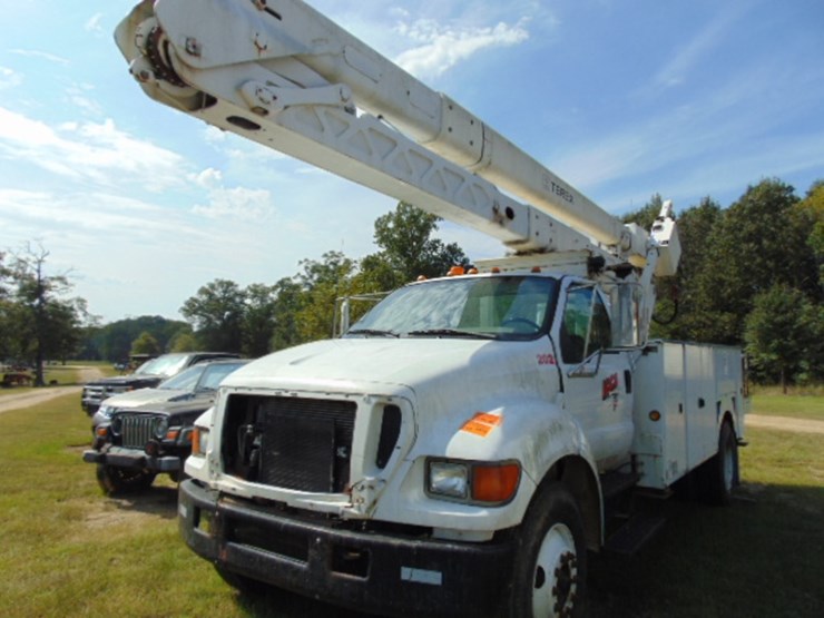 2004-ford-f750-image-3