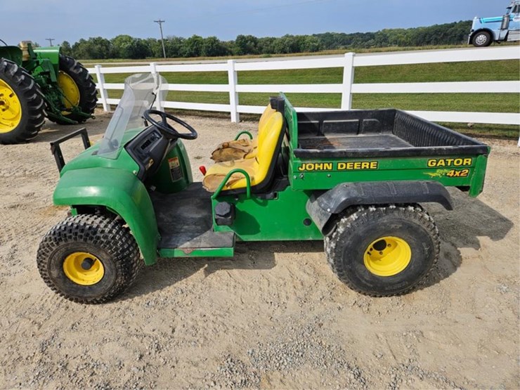 john-deere-gator-image-2