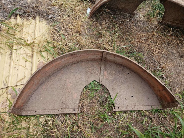 allis-chalmers-fenders-image-4