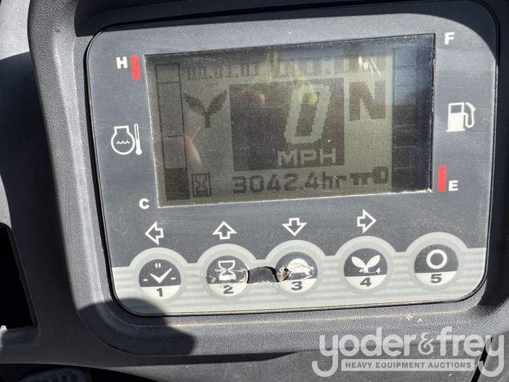 2017-nissan-fhd30t5v-image-17