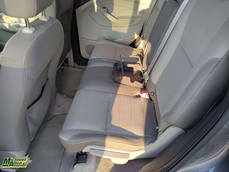 2014-ford-escape-se-image-13