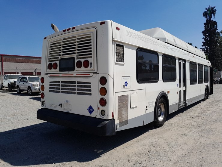 lot#---new-flyer-c40lfr-transit-bus-image-4