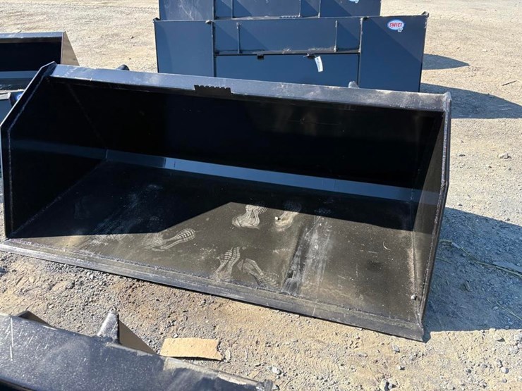 78in-large-capacity-bucket-image-1