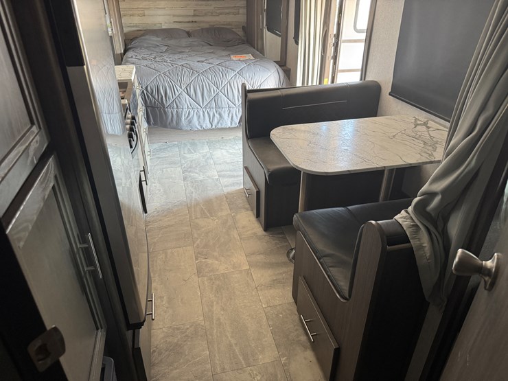 #3310-•-2021-kodiak-ultra-lite-227bh-camper-(no-title)-(waukesha,-wi)-image-38