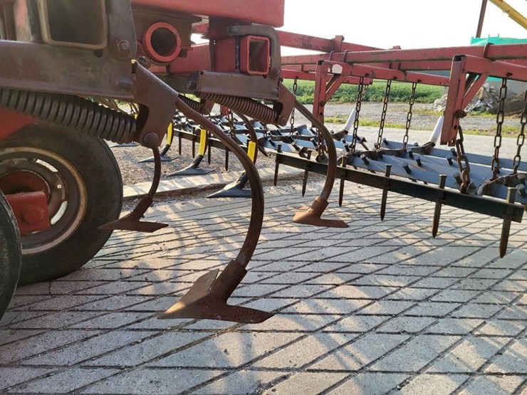 case-ih-4200-image-21