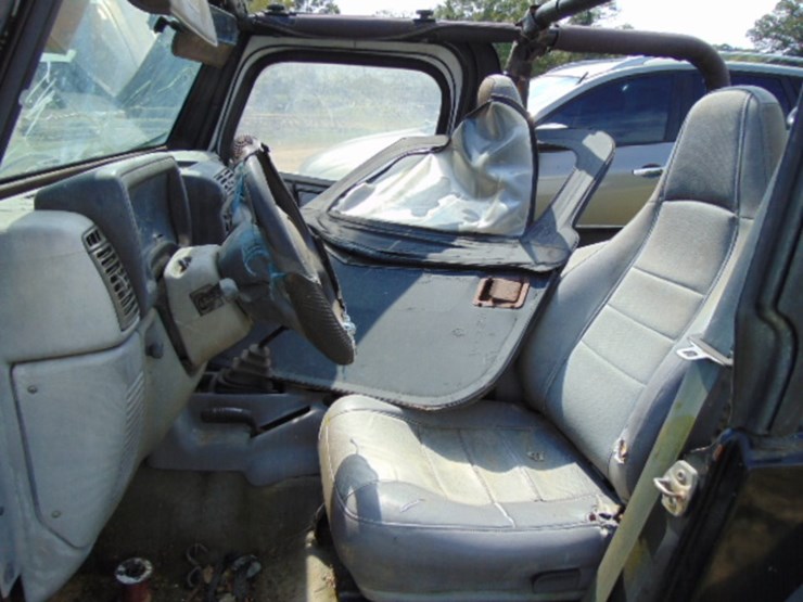 1996-jeep-wrangler-image-5