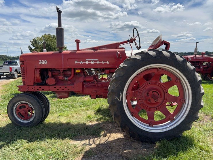 farmall-300-image-9