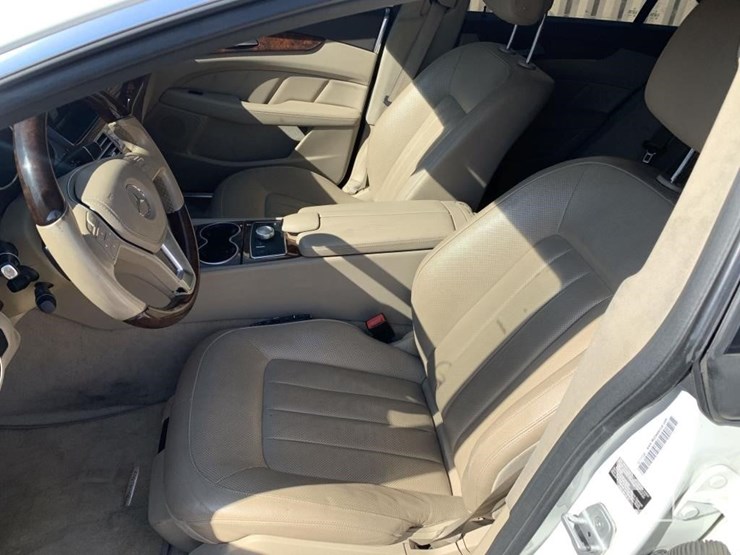 2014-mercedes-benz-cls-sedan-image-8