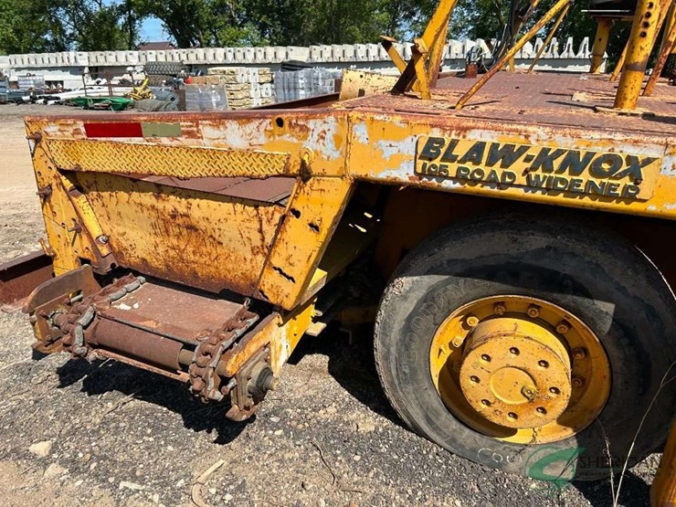 blaw-knox-195-road-widener-hasn't-been-used-in-multiple-years-image-5
