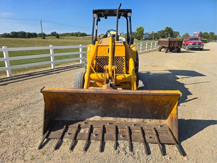 deere-210c-image-10