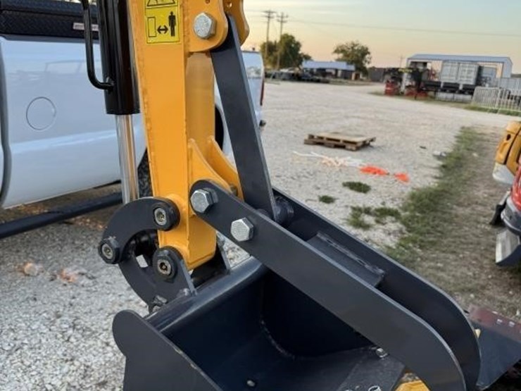 land-hero,-ldh-kn16,-mini-excavator,-gas-engine,-image-9