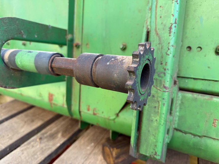 john-deere-216-image-14