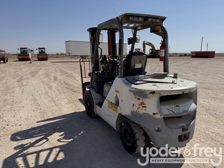 2017-nissan-fhd30t5v-image-3