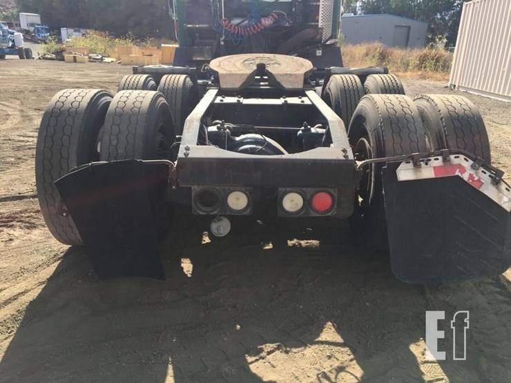 2006-peterbilt-320-image-11