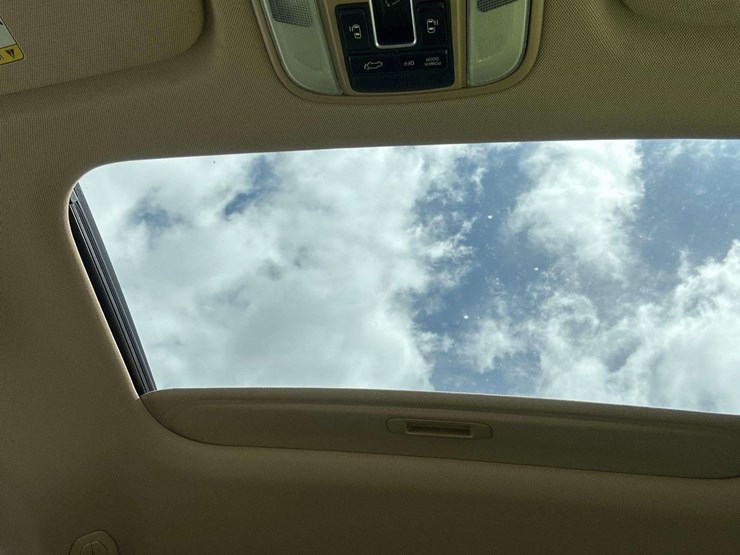 2015-kia-sedona-image-26