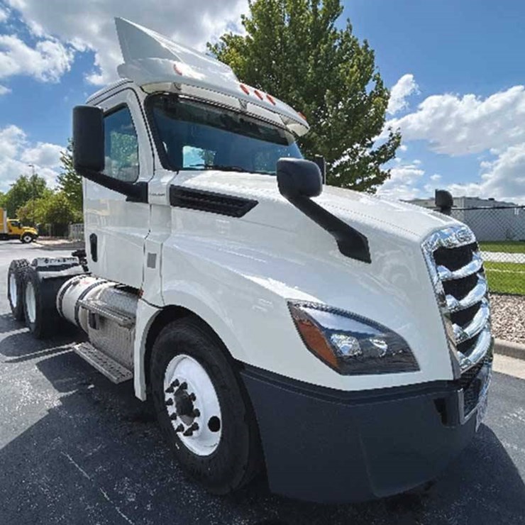 2019 FREIGHTLINER CASCADIA 126