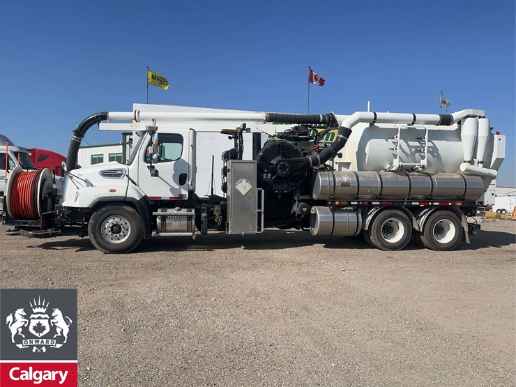 2018-freightliner-114sd-image-2