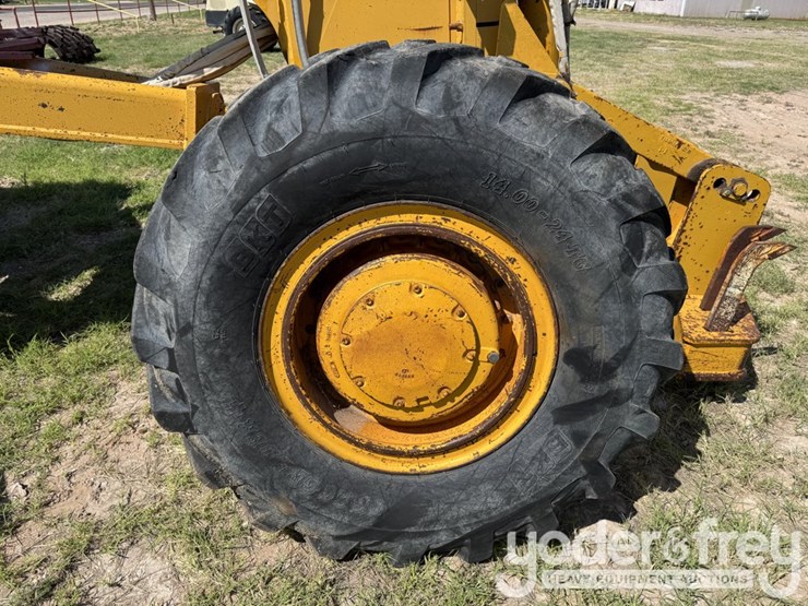 deere-672b-image-24