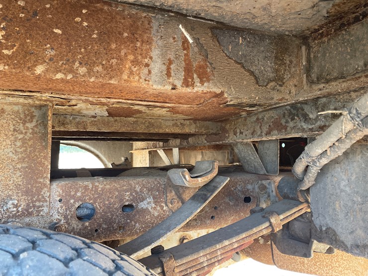 2001-ford-f550-image-37